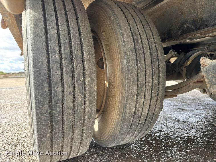 image for item NA9809 2004 Trail King TKT 40LP - 2400 tilt deck equipment trailer