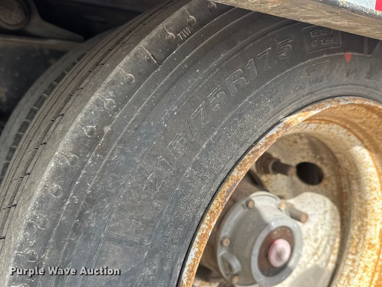 image for item NA9809 2004 Trail King TKT 40LP - 2400 tilt deck equipment trailer