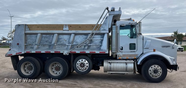 image for item NA9812 2007 Kenworth T800 dump truck