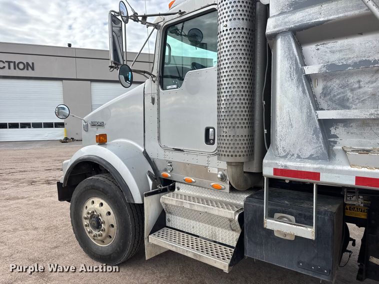 image for item NA9812 2007 Kenworth T800 dump truck