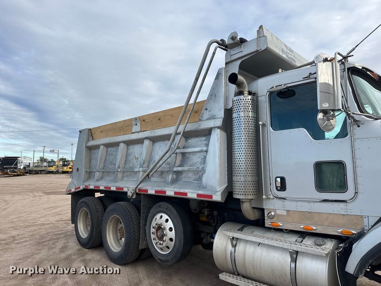 image for item NA9812 2007 Kenworth T800 dump truck