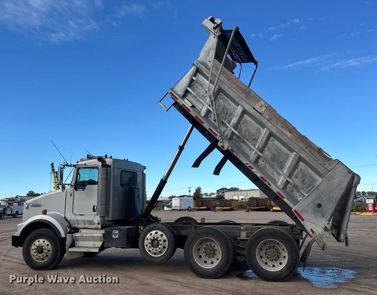 image for item NA9812 2007 Kenworth T800 dump truck