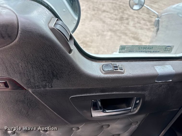 image for item NA9812 2007 Kenworth T800 dump truck