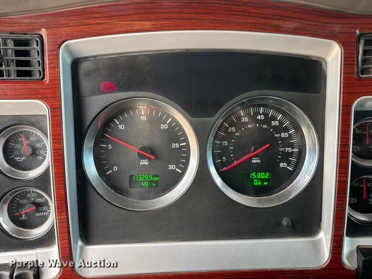 image for item NA9812 2007 Kenworth T800 dump truck