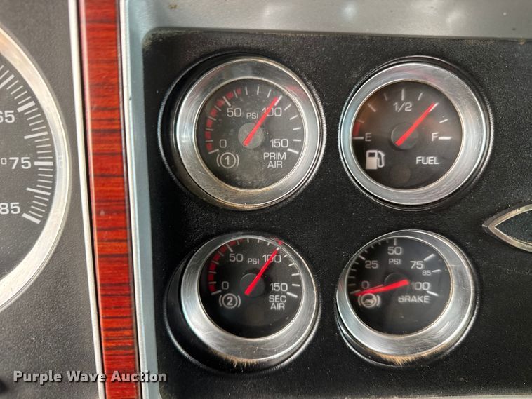 image for item NA9812 2007 Kenworth T800 dump truck