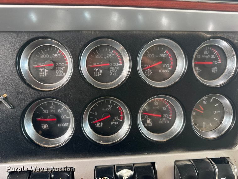 image for item NA9812 2007 Kenworth T800 dump truck