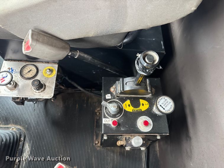 image for item NA9812 2007 Kenworth T800 dump truck