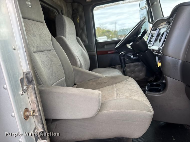 image for item NA9812 2007 Kenworth T800 dump truck