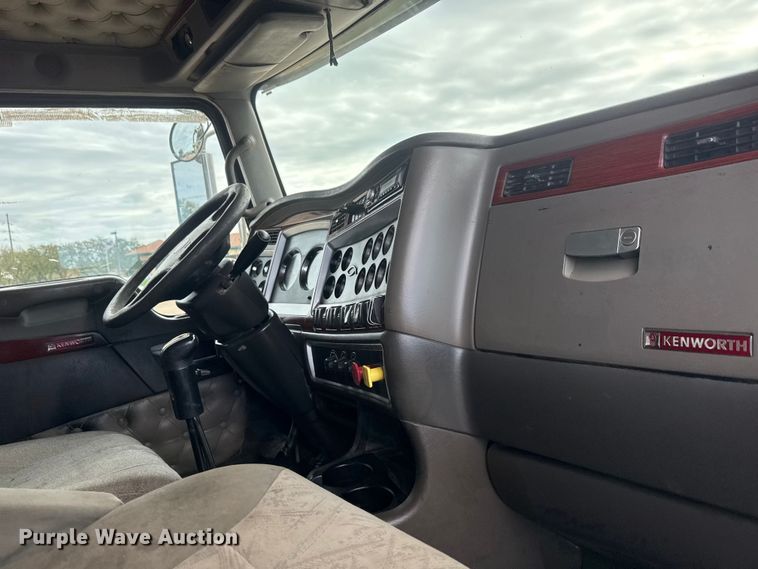 image for item NA9812 2007 Kenworth T800 dump truck