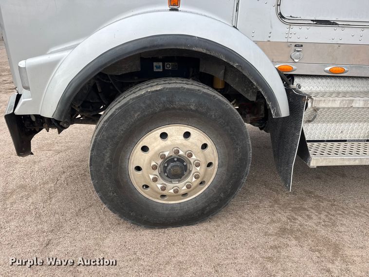 image for item NA9812 2007 Kenworth T800 dump truck