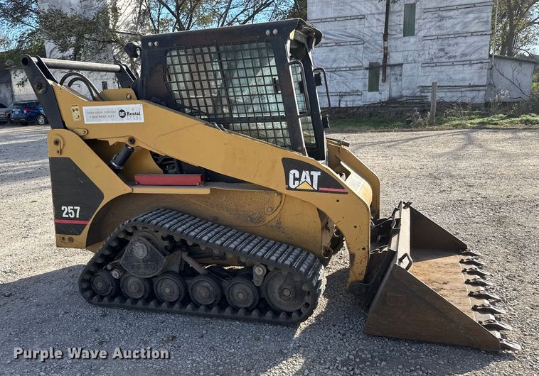 MINI CARGADOR SOBRE ORUGAS 2004 CATERPILLAR 257