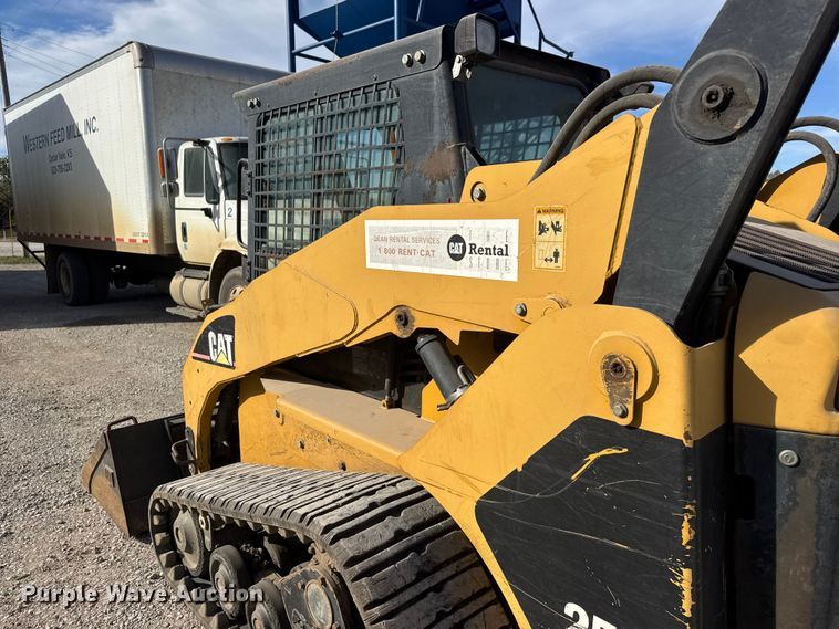 image for item NA9836 2004 Caterpillar 257 tracked skid steer loader