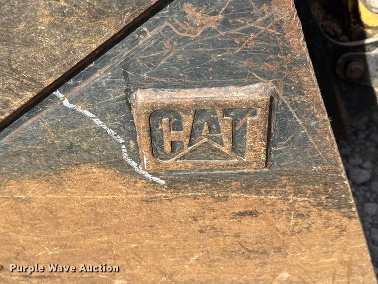 image for item NA9836 2004 Caterpillar 257 tracked skid steer loader