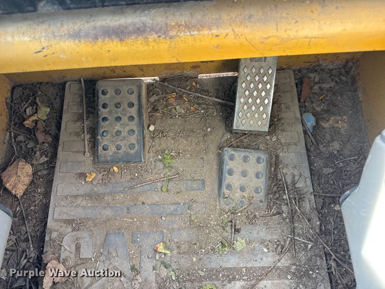 image for item NA9836 2004 Caterpillar 257 tracked skid steer loader