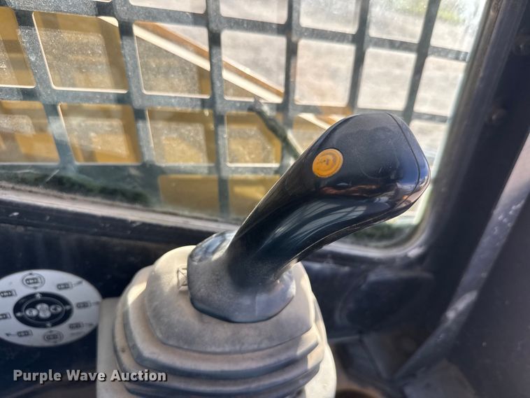 image for item NA9836 2004 Caterpillar 257 tracked skid steer loader