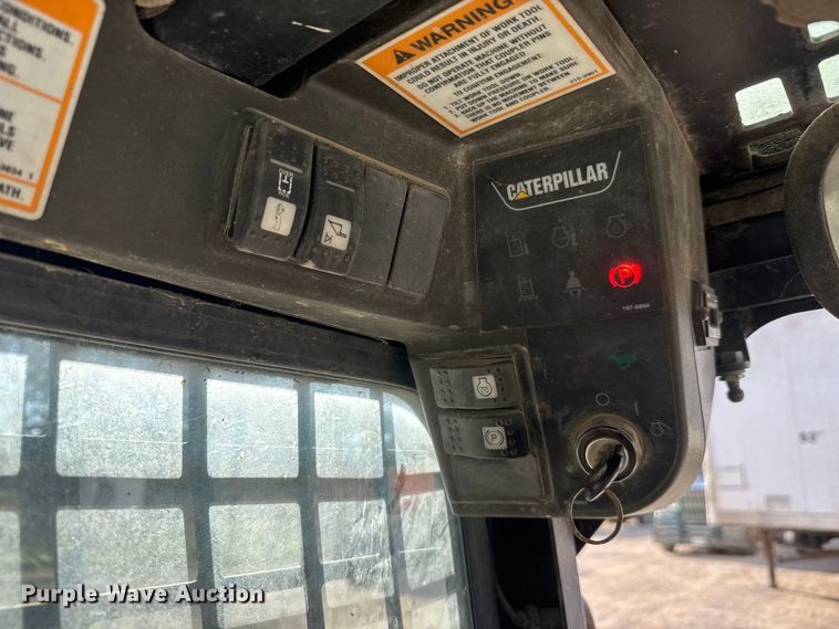 image for item NA9836 2004 Caterpillar 257 tracked skid steer loader