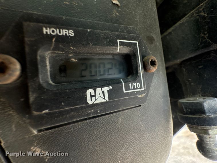 image for item NA9836 2004 Caterpillar 257 tracked skid steer loader