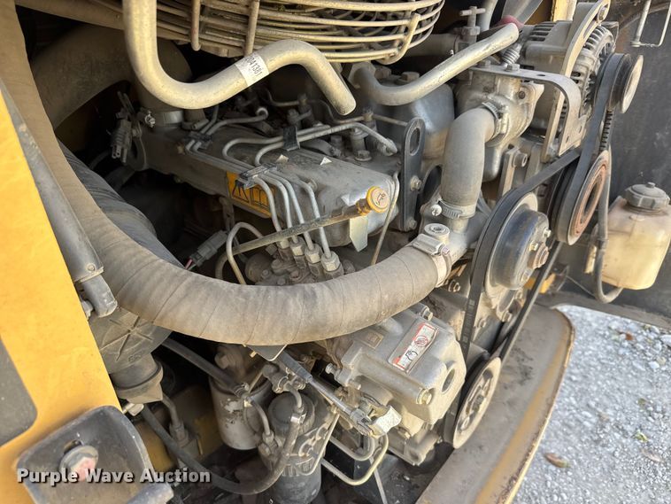 image for item NA9836 2004 Caterpillar 257 tracked skid steer loader