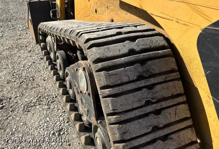 image for item NA9836 2004 Caterpillar 257 tracked skid steer loader