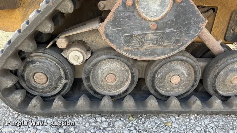 image for item NA9836 2004 Caterpillar 257 tracked skid steer loader