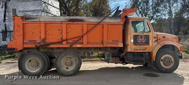 image for item NA9837 1996 International 4900 dump truck