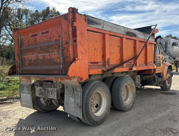 image for item NA9837 1996 International 4900 dump truck