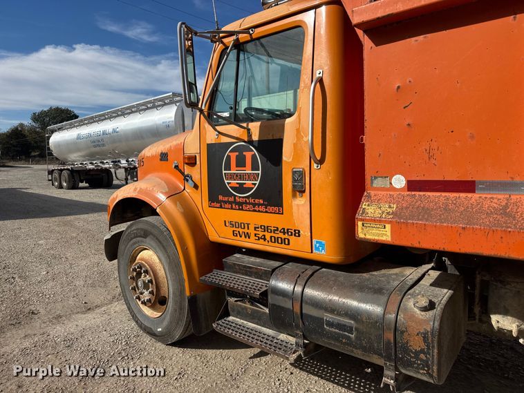 image for item NA9837 1996 International 4900 dump truck