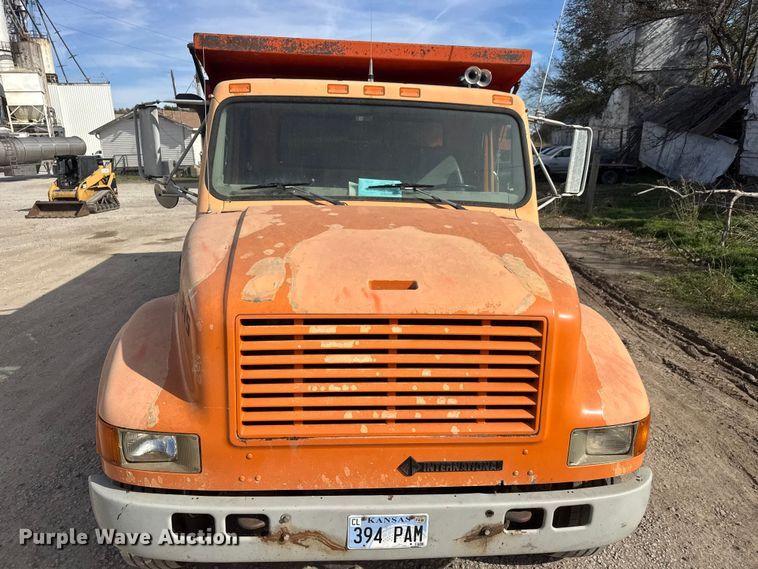 image for item NA9837 1996 International 4900 dump truck