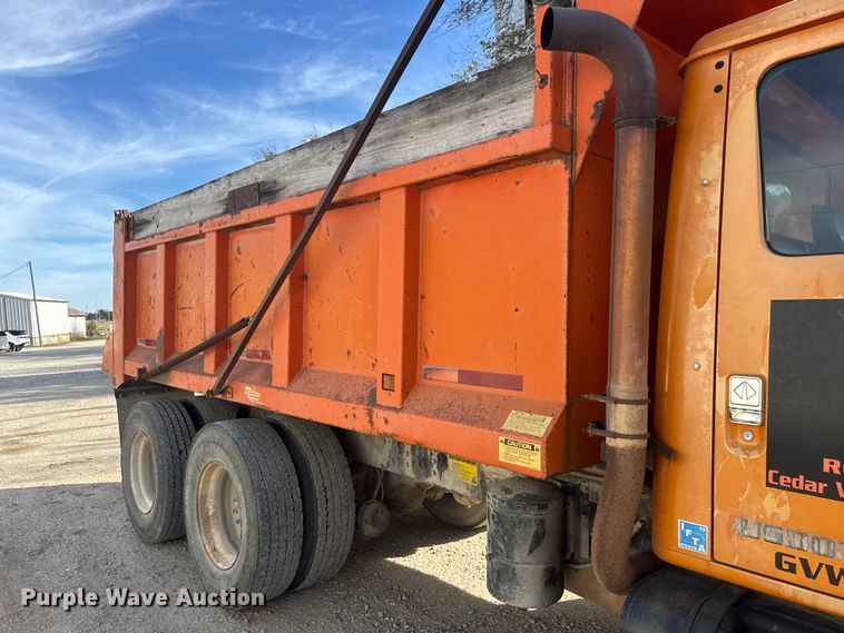 image for item NA9837 1996 International 4900 dump truck