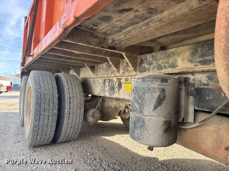 image for item NA9837 1996 International 4900 dump truck