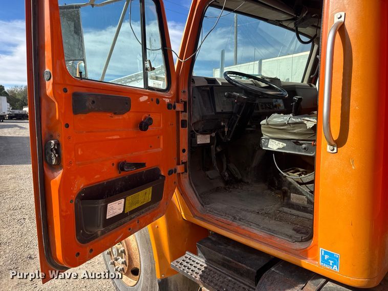 image for item NA9837 1996 International 4900 dump truck