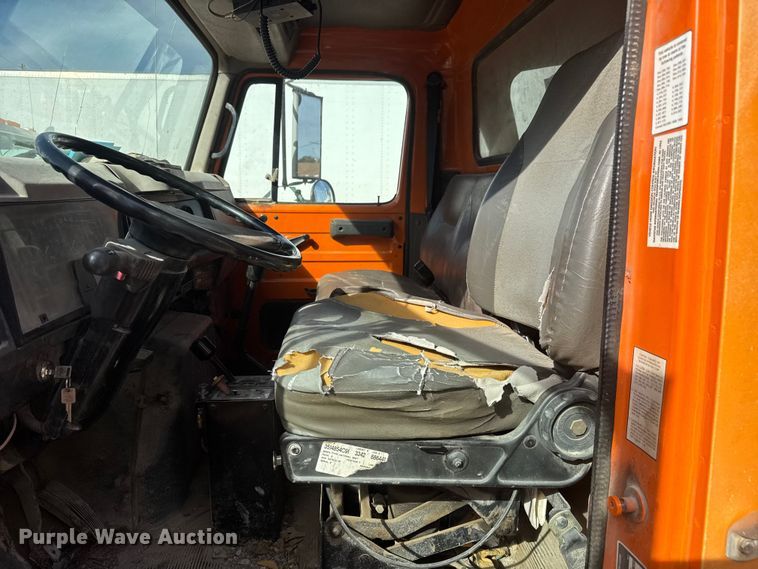 image for item NA9837 1996 International 4900 dump truck