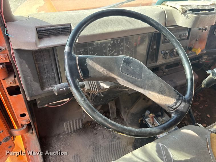 image for item NA9837 1996 International 4900 dump truck