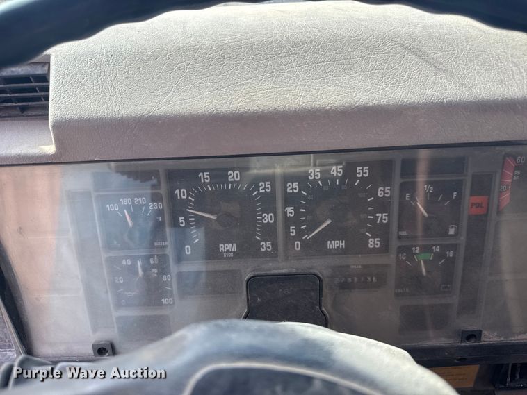 image for item NA9837 1996 International 4900 dump truck