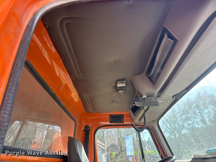 image for item NA9837 1996 International 4900 dump truck