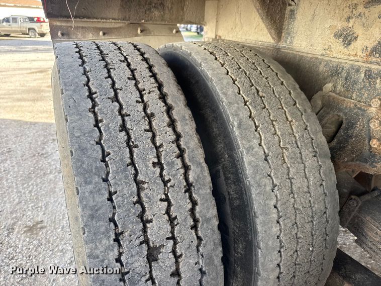 image for item NA9837 1996 International 4900 dump truck