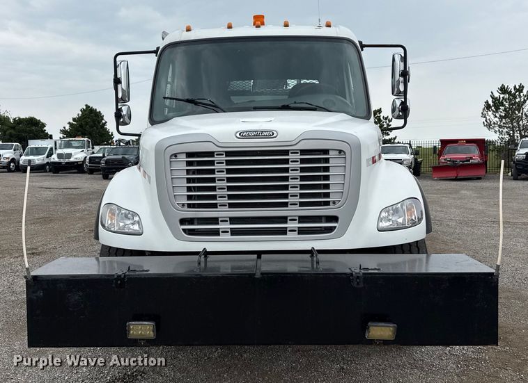 image for item NU9617 2007 Freightliner Business Class M2 crane truck