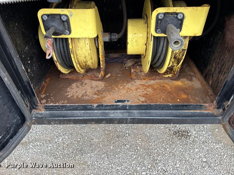 image for item NU9617 2007 Freightliner Business Class M2 crane truck