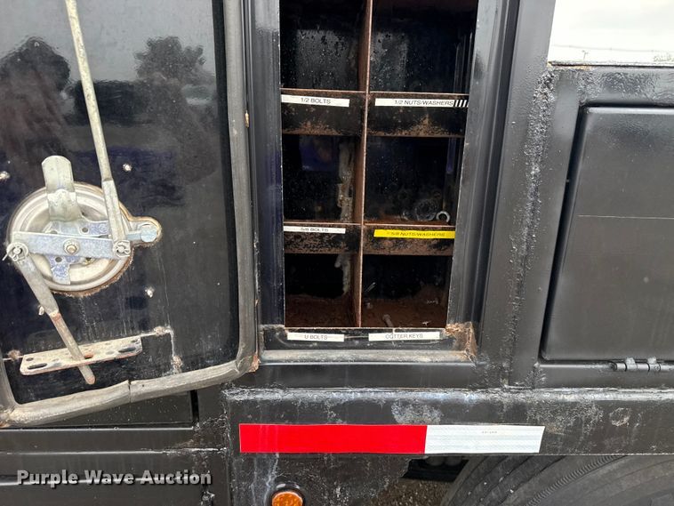 image for item NU9617 2007 Freightliner Business Class M2 crane truck