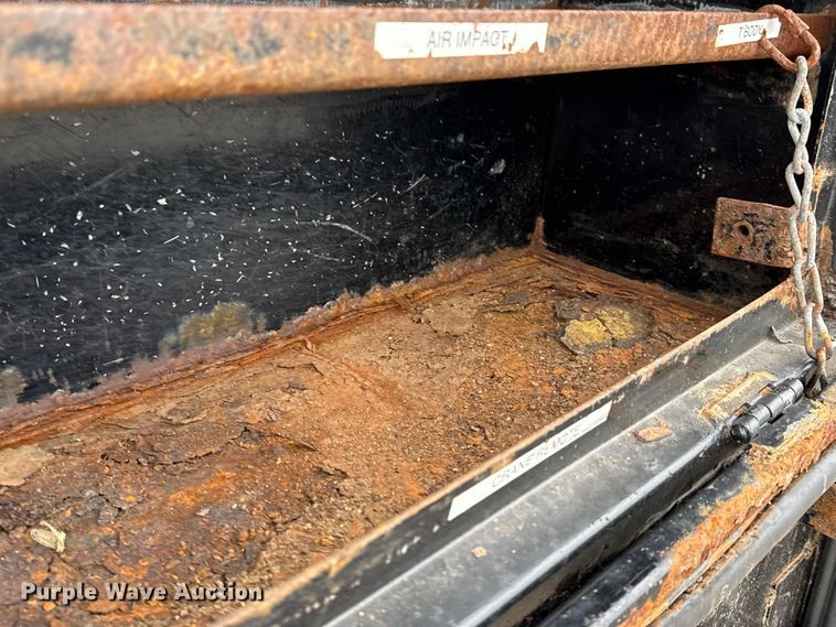 image for item NU9617 2007 Freightliner Business Class M2 crane truck