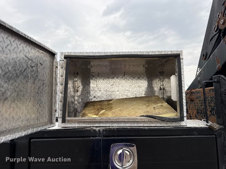 image for item NU9617 2007 Freightliner Business Class M2 crane truck