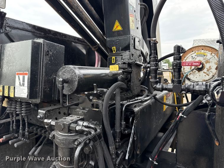 image for item NU9617 2007 Freightliner Business Class M2 crane truck