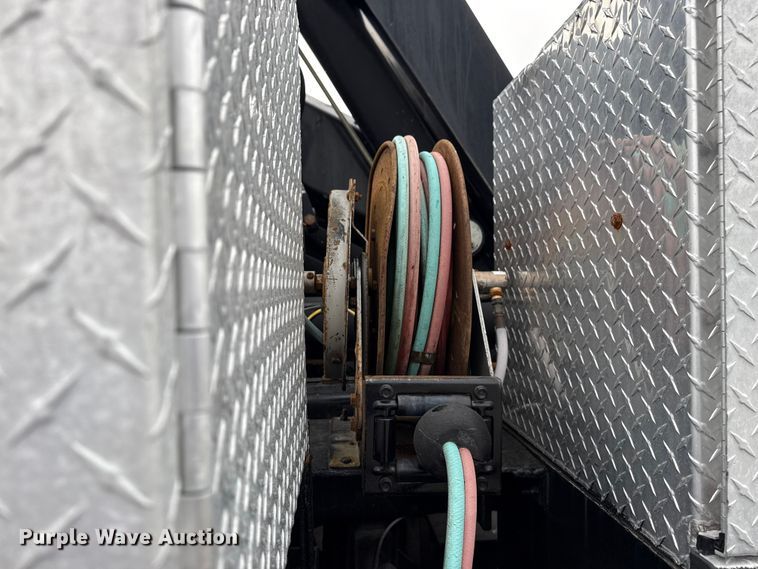 image for item NU9617 2007 Freightliner Business Class M2 crane truck