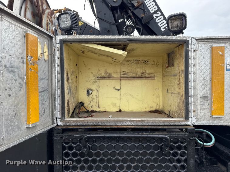 image for item NU9617 2007 Freightliner Business Class M2 crane truck