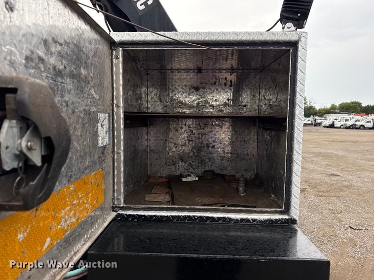 image for item NU9617 2007 Freightliner Business Class M2 crane truck