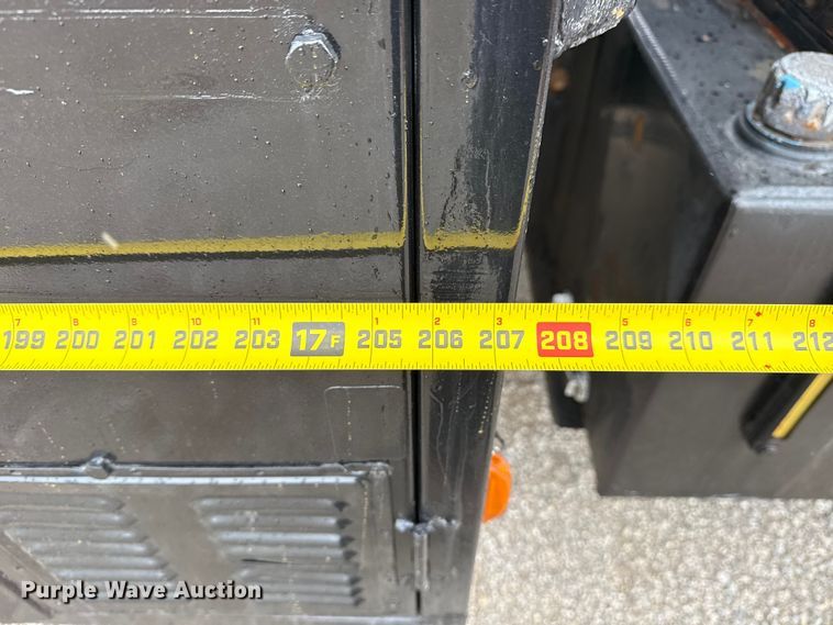 image for item NU9617 2007 Freightliner Business Class M2 crane truck