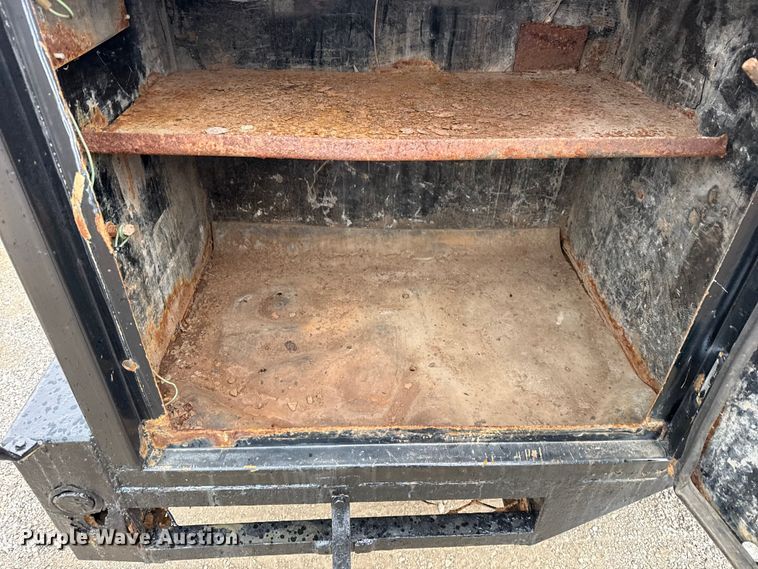 image for item NU9617 2007 Freightliner Business Class M2 crane truck