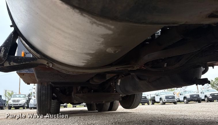 image for item NU9617 2007 Freightliner Business Class M2 crane truck