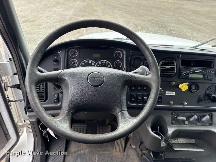 image for item NU9617 2007 Freightliner Business Class M2 crane truck