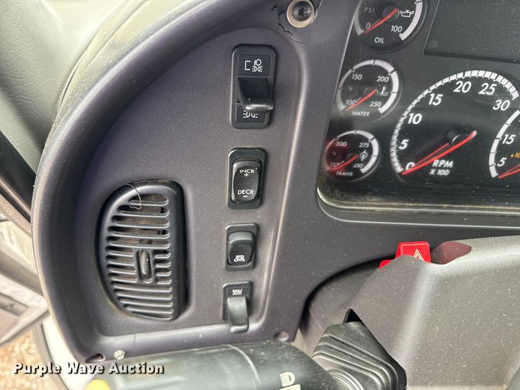 image for item NU9617 2007 Freightliner Business Class M2 crane truck